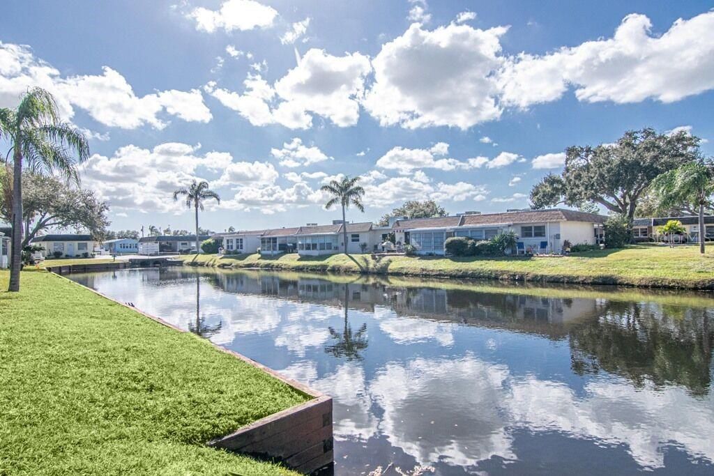 For Sale: $170,000 (2 beds, 2 baths, 1022 Square Feet)