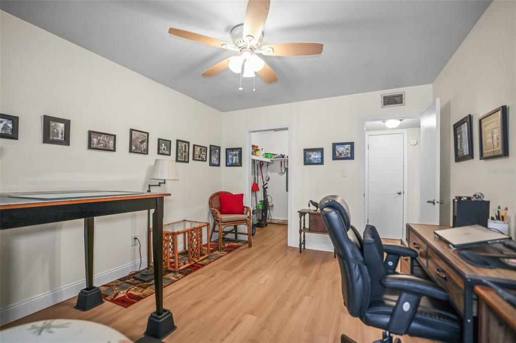 For Sale: $170,000 (2 beds, 2 baths, 1022 Square Feet)