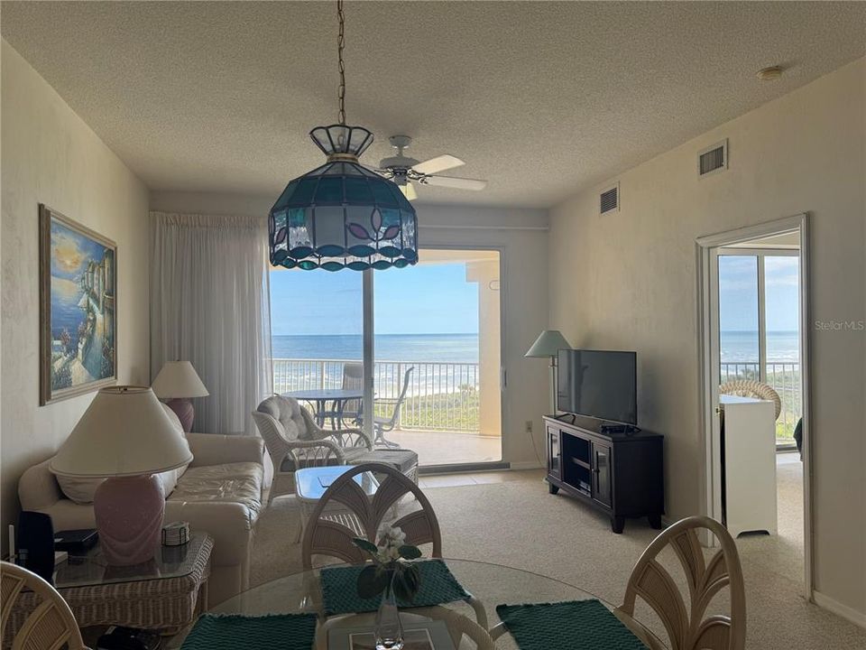 For Rent: $2,800 (2 beds, 2 baths, 1158 Square Feet)