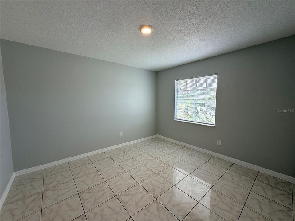 For Sale: $250,000 (2 beds, 2 baths, 899 Square Feet)