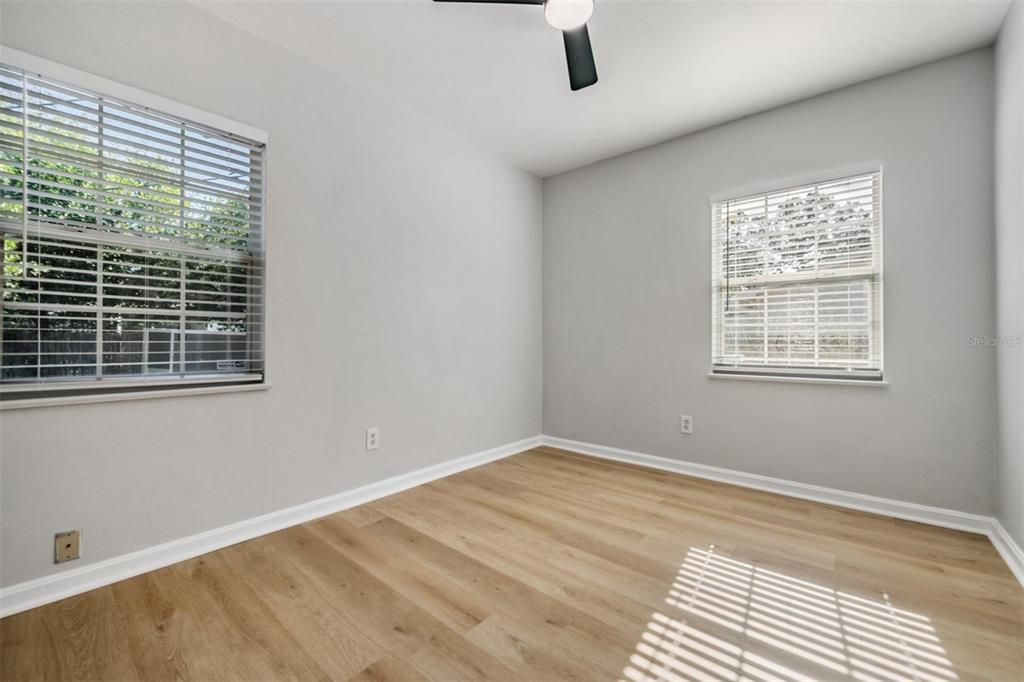 На продажу: $324,990 (3 спален, 1 ванн, 856 Квадратных фут)