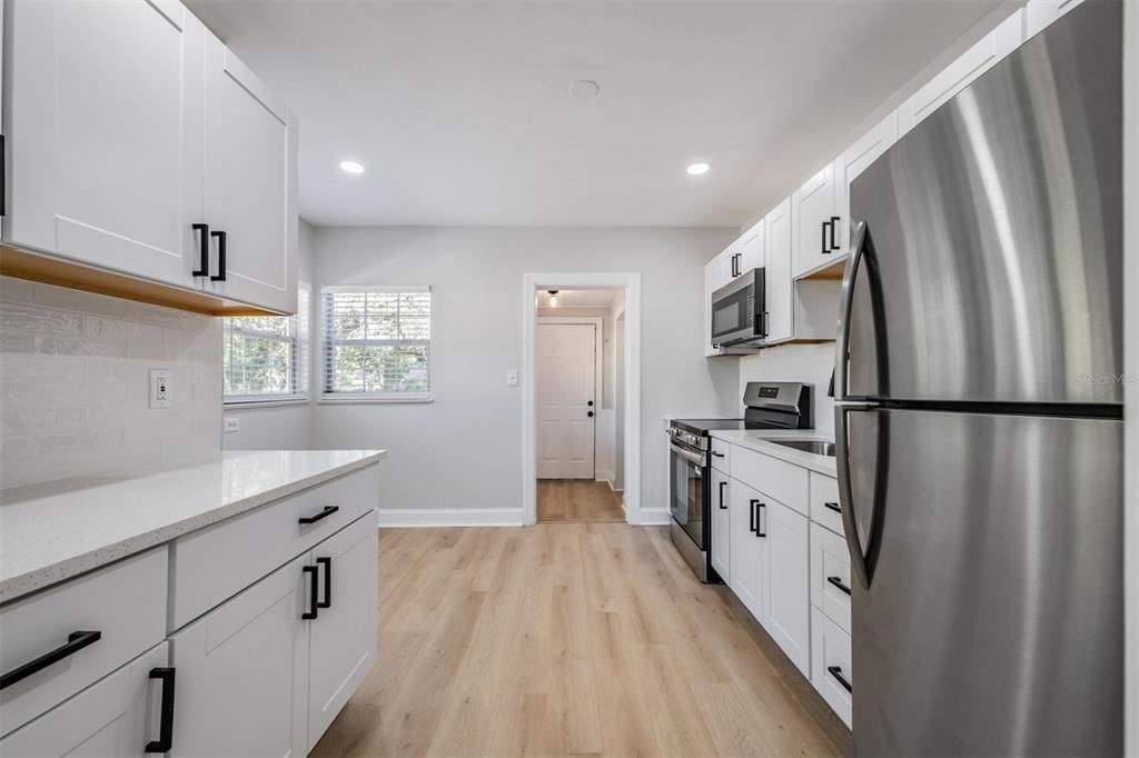 На продажу: $324,990 (3 спален, 1 ванн, 856 Квадратных фут)