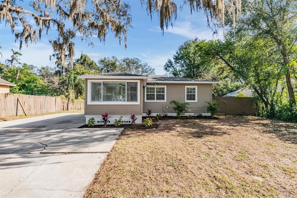 На продажу: $324,990 (3 спален, 1 ванн, 856 Квадратных фут)