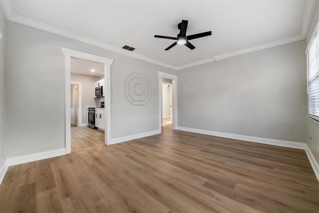 На продажу: $324,990 (3 спален, 1 ванн, 856 Квадратных фут)