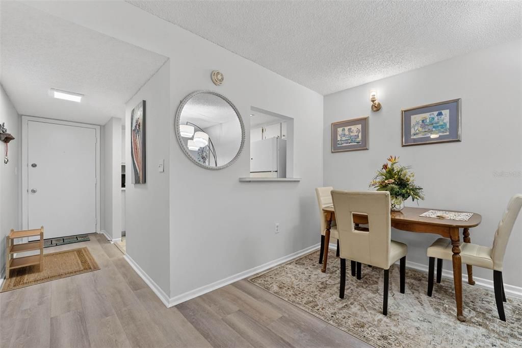 En Venta: $140,000 (2 camas, 2 baños, 917 Pies cuadrados)