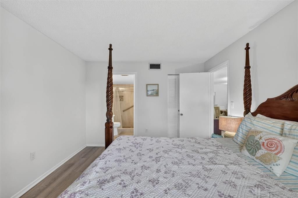 En Venta: $140,000 (2 camas, 2 baños, 917 Pies cuadrados)