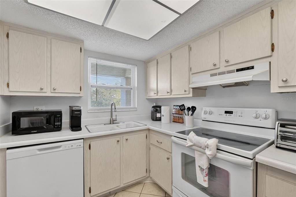 En Venta: $140,000 (2 camas, 2 baños, 917 Pies cuadrados)