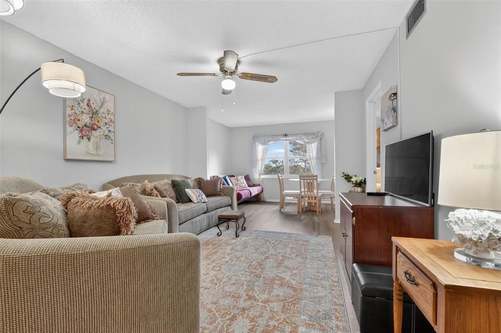 En Venta: $140,000 (2 camas, 2 baños, 917 Pies cuadrados)