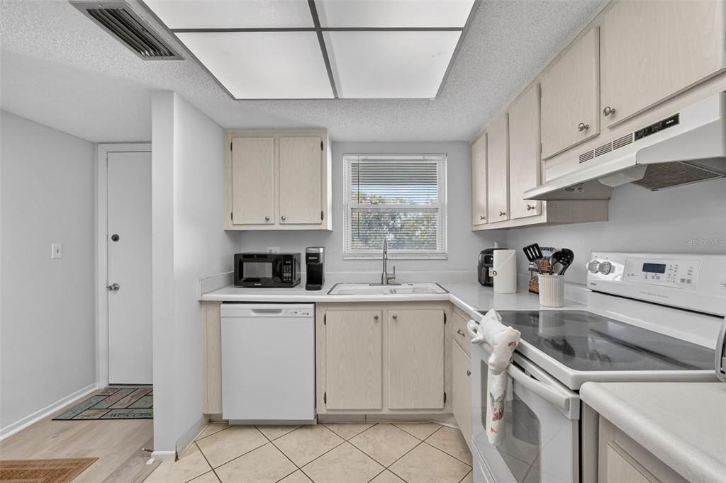 En Venta: $140,000 (2 camas, 2 baños, 917 Pies cuadrados)