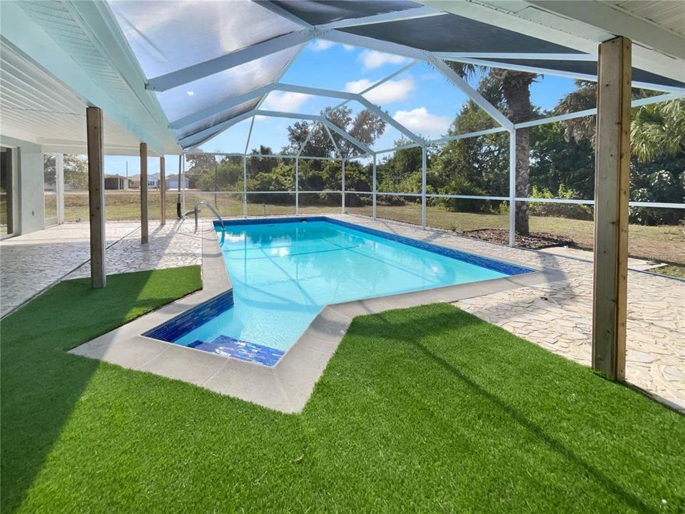 待售: $330,000 (3 贝兹, 2 浴室, 1954 平方英尺)