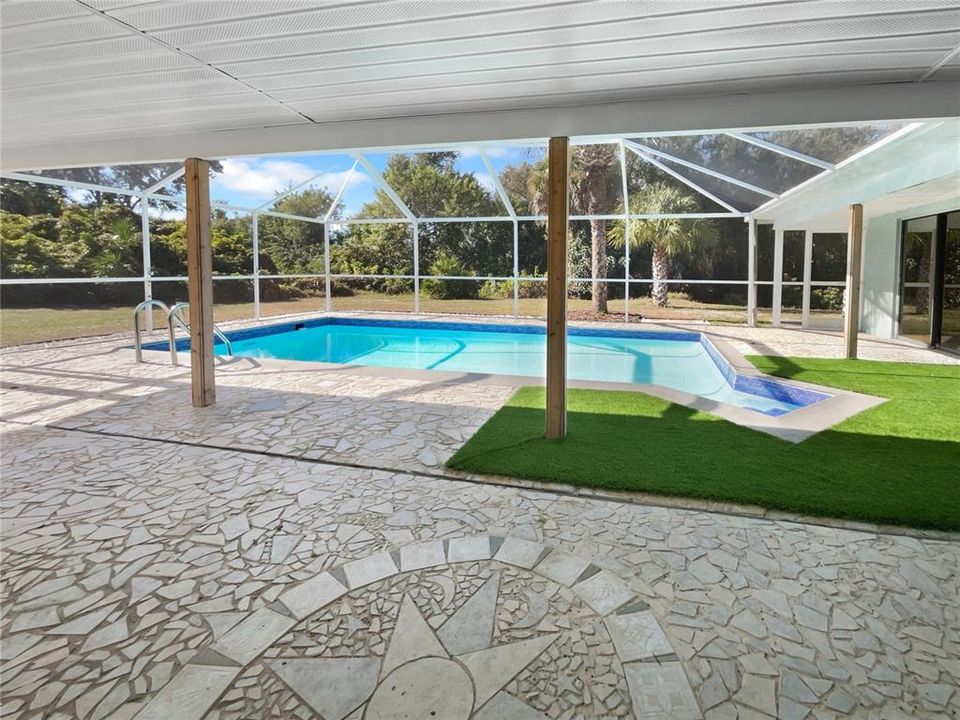 待售: $330,000 (3 贝兹, 2 浴室, 1954 平方英尺)