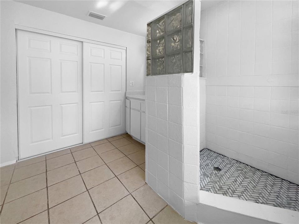 待售: $330,000 (3 贝兹, 2 浴室, 1954 平方英尺)