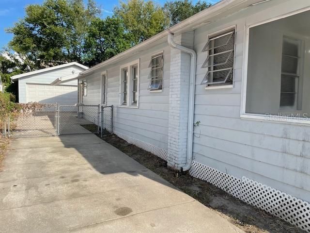 For Rent: $1,995 (3 beds, 2 baths, 1210 Square Feet)