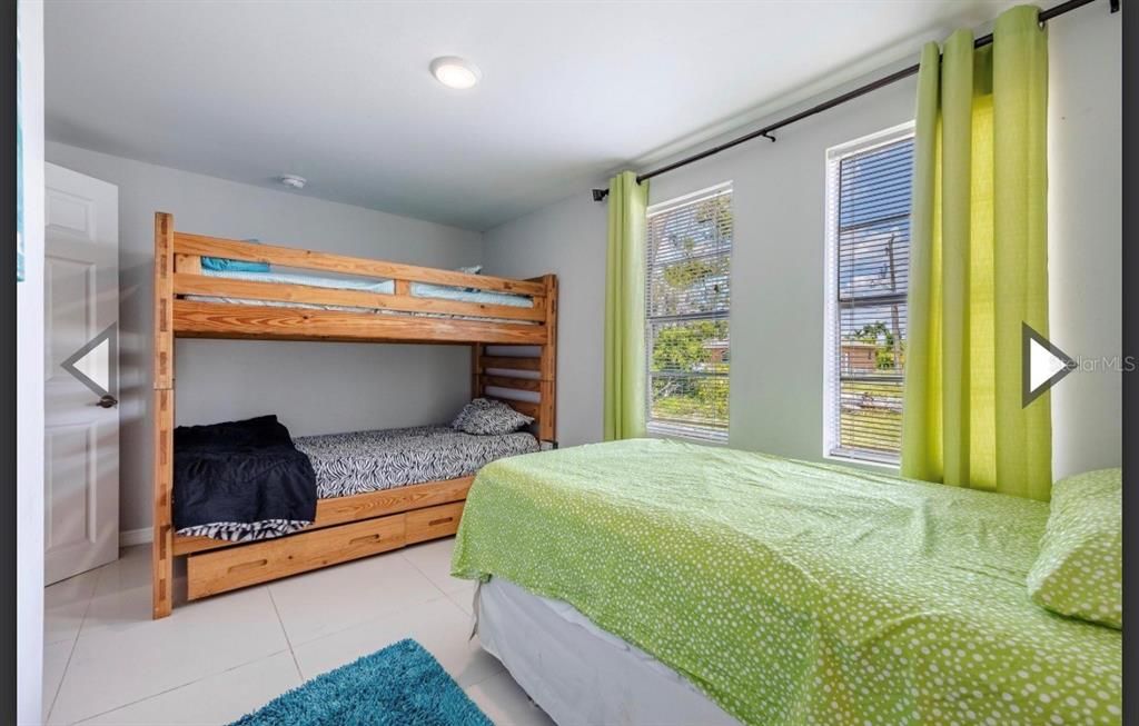 出租: $1,700 (3 贝兹, 1 浴室, 1266 平方英尺)