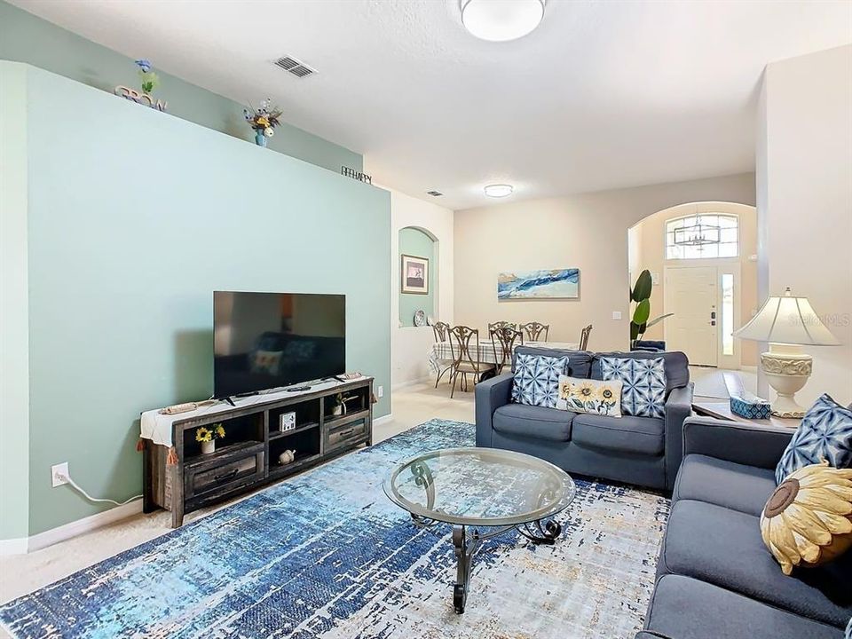 待售: $439,000 (4 贝兹, 2 浴室, 1844 平方英尺)