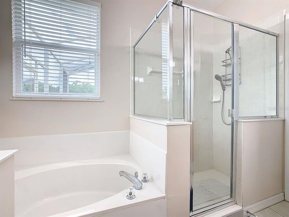 待售: $439,000 (4 贝兹, 2 浴室, 1844 平方英尺)