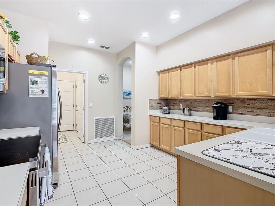 待售: $439,000 (4 贝兹, 2 浴室, 1844 平方英尺)