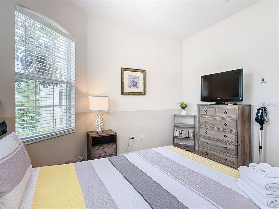 待售: $439,000 (4 贝兹, 2 浴室, 1844 平方英尺)