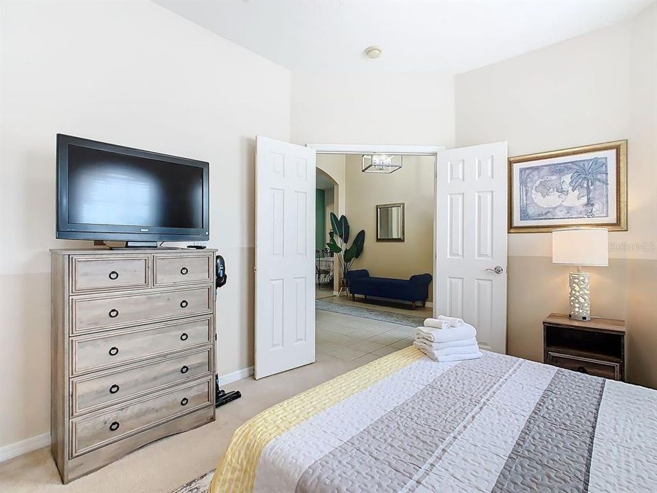 待售: $439,000 (4 贝兹, 2 浴室, 1844 平方英尺)