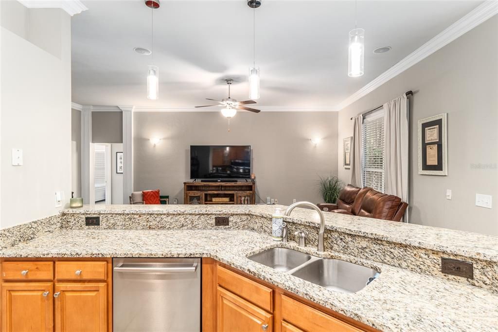 待售: $549,000 (4 贝兹, 3 浴室, 2517 平方英尺)