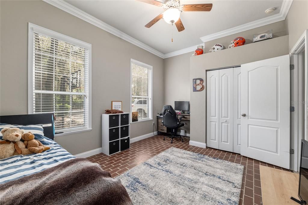 待售: $549,000 (4 贝兹, 3 浴室, 2517 平方英尺)