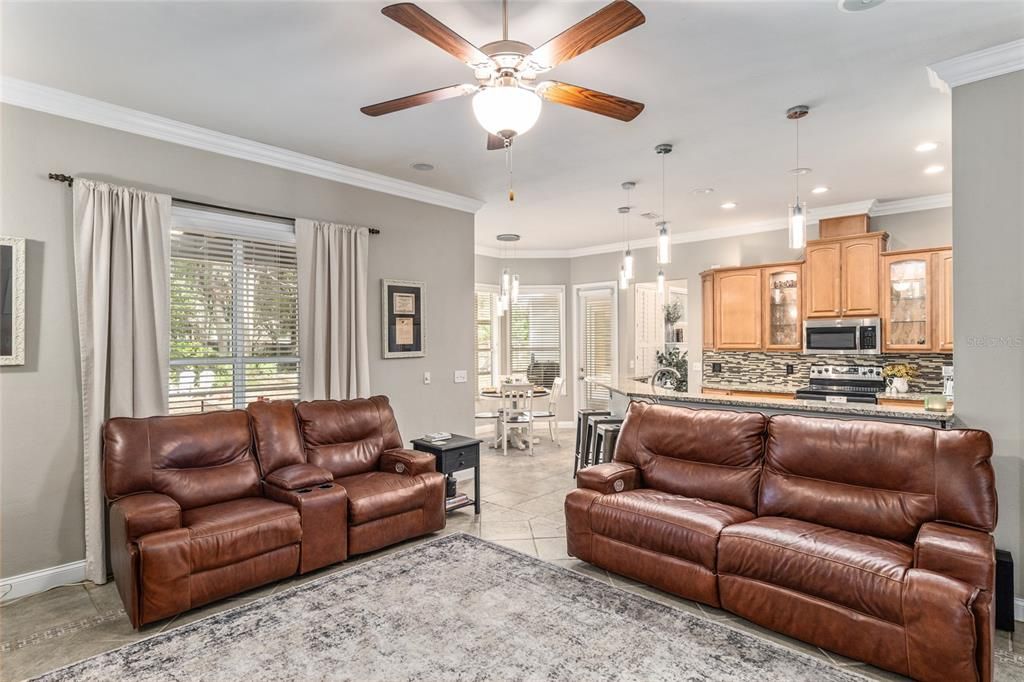 待售: $549,000 (4 贝兹, 3 浴室, 2517 平方英尺)