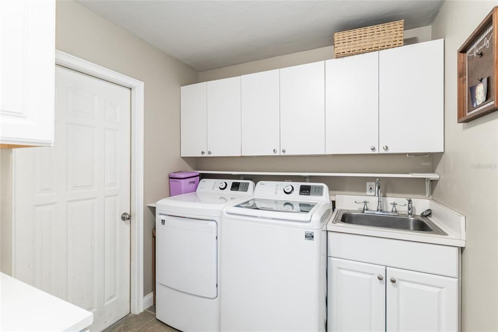 待售: $549,000 (4 贝兹, 3 浴室, 2517 平方英尺)