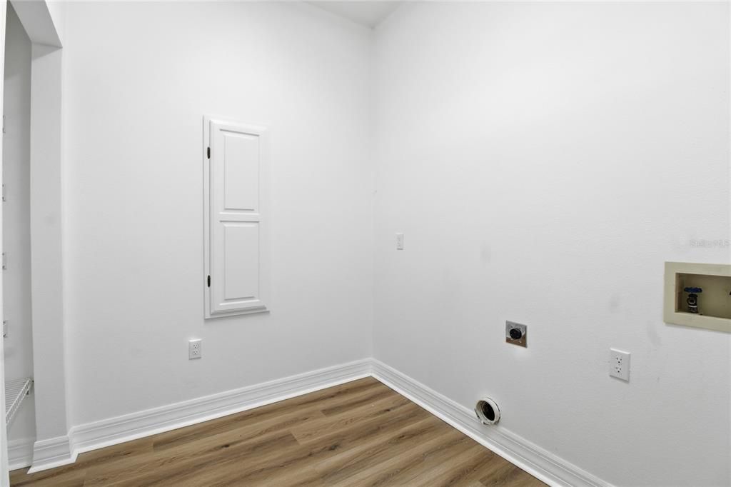 For Sale: $689,000 (4 beds, 2 baths, 2644 Square Feet)