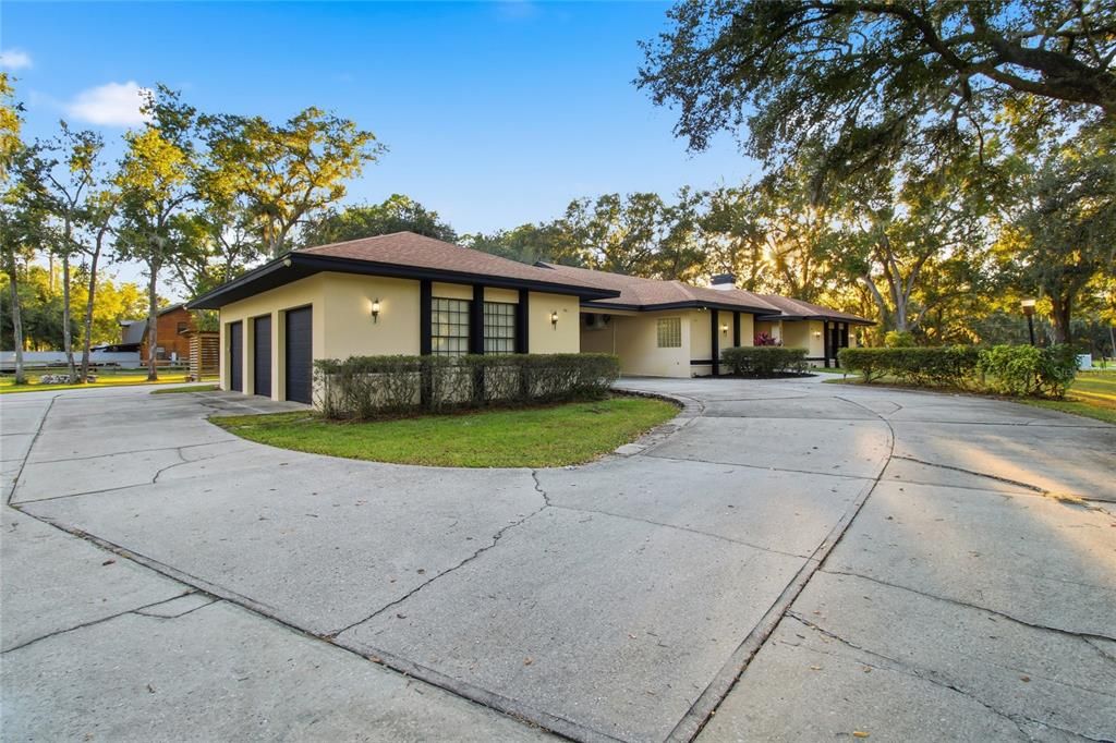 For Sale: $689,000 (4 beds, 2 baths, 2644 Square Feet)