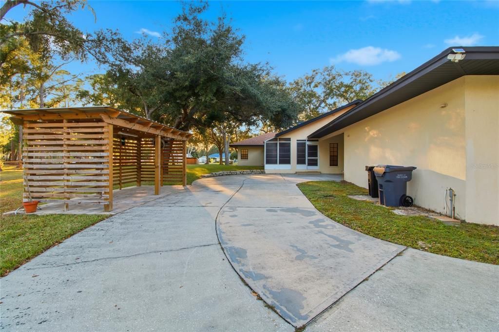 For Sale: $689,000 (4 beds, 2 baths, 2644 Square Feet)