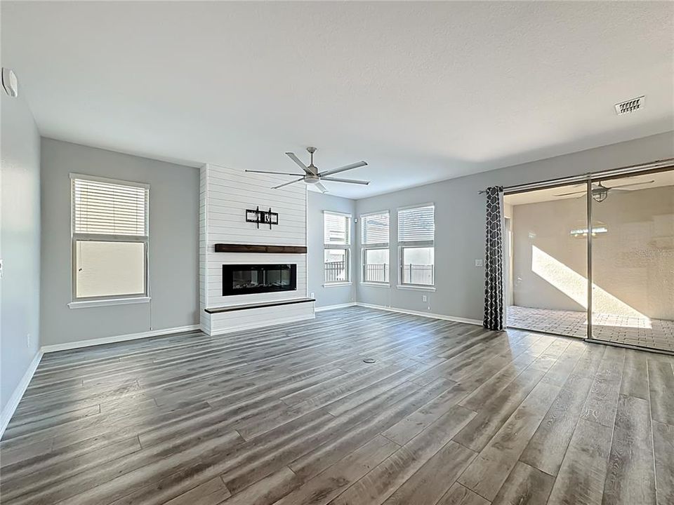 For Sale: $575,000 (3 beds, 2 baths, 2170 Square Feet)