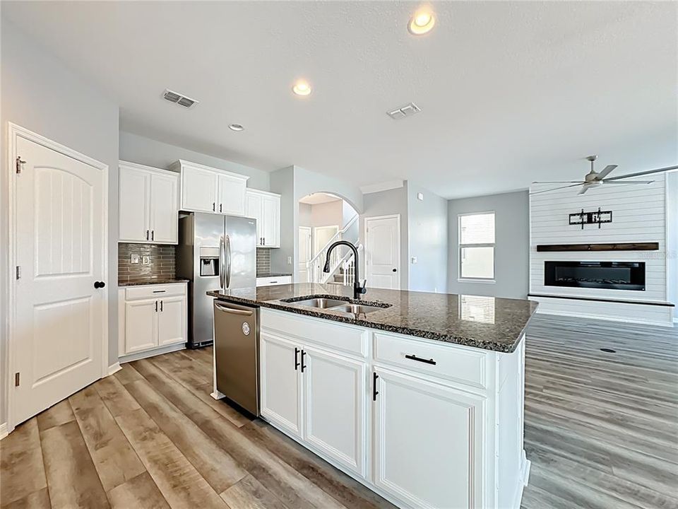 For Sale: $575,000 (3 beds, 2 baths, 2170 Square Feet)