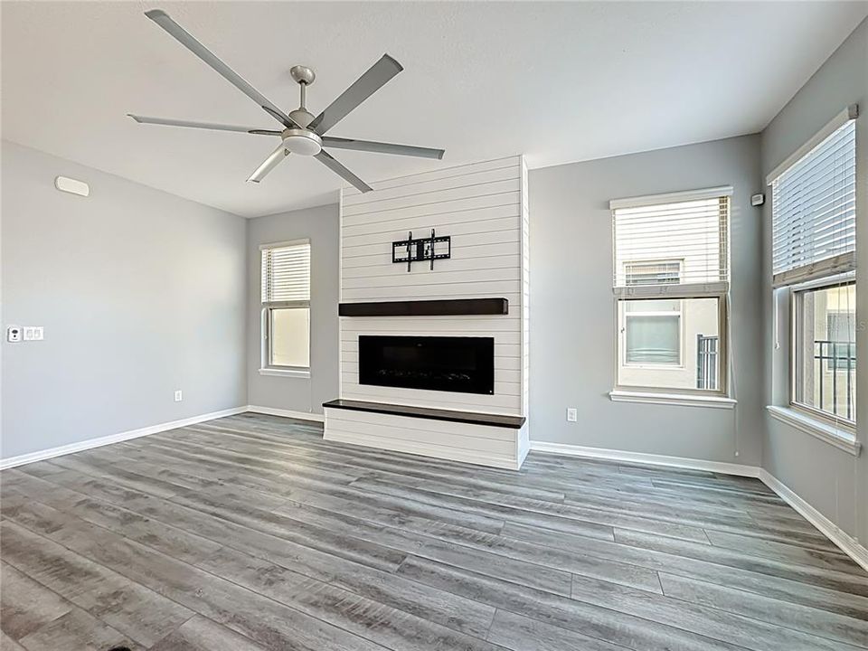 For Sale: $575,000 (3 beds, 2 baths, 2170 Square Feet)