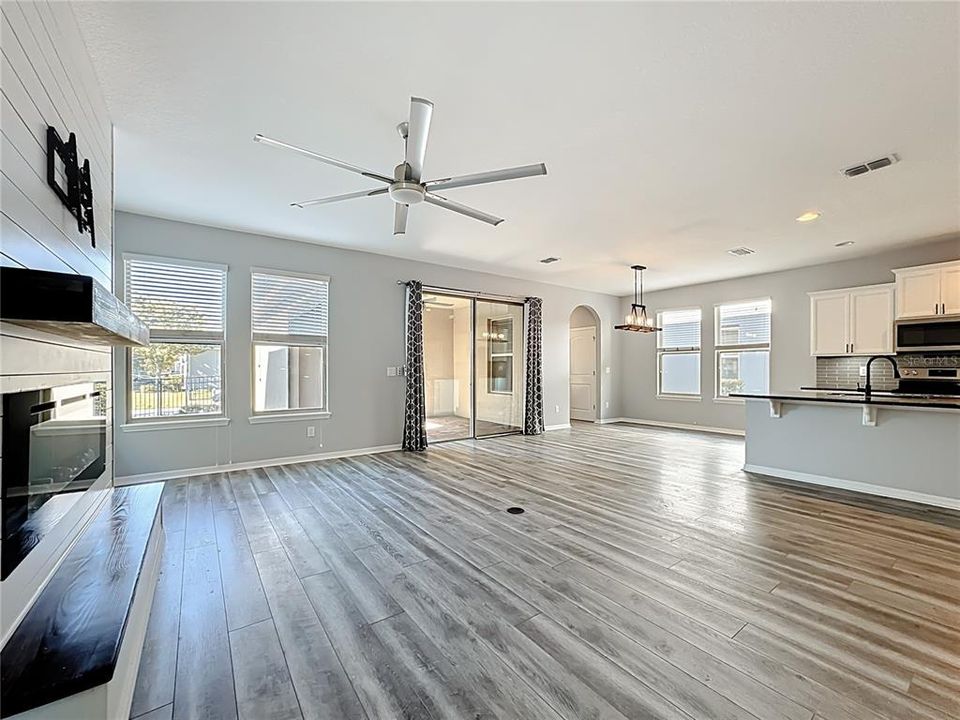 For Sale: $575,000 (3 beds, 2 baths, 2170 Square Feet)