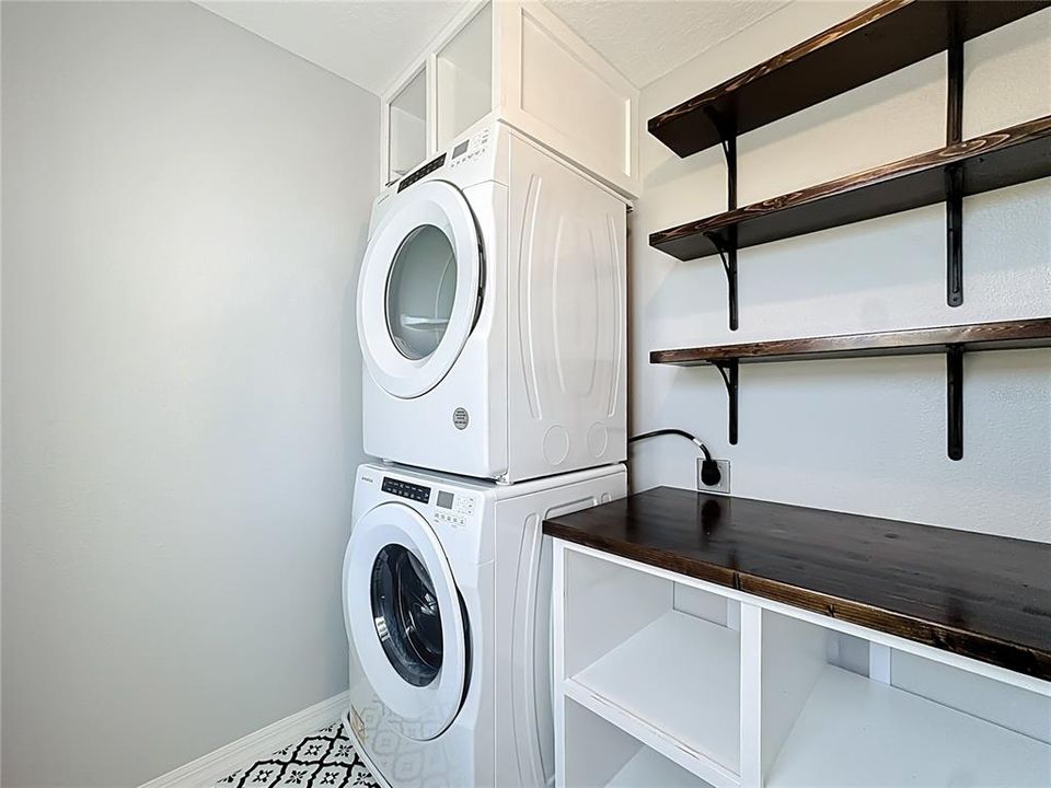 For Sale: $575,000 (3 beds, 2 baths, 2170 Square Feet)