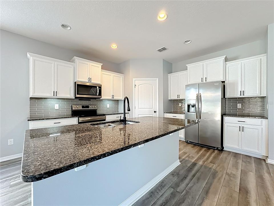 For Sale: $575,000 (3 beds, 2 baths, 2170 Square Feet)