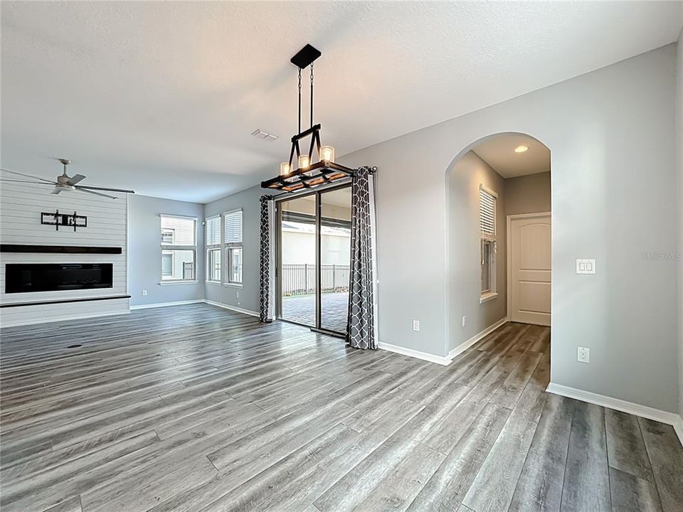 For Sale: $575,000 (3 beds, 2 baths, 2170 Square Feet)