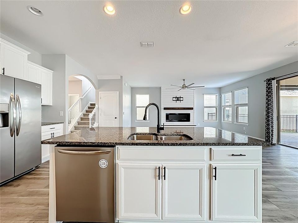 For Sale: $575,000 (3 beds, 2 baths, 2170 Square Feet)