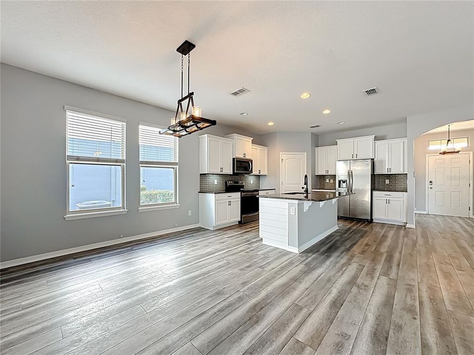 For Sale: $575,000 (3 beds, 2 baths, 2170 Square Feet)