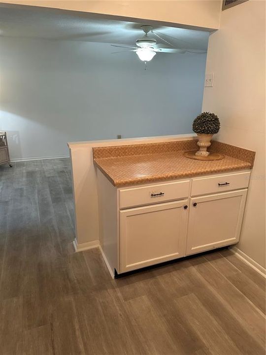 For Sale: $199,900 (2 beds, 2 baths, 1022 Square Feet)