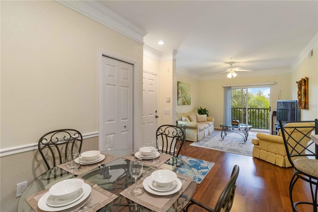 For Sale: $174,900 (1 beds, 1 baths, 843 Square Feet)