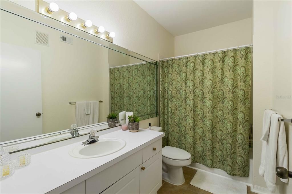 For Sale: $174,900 (1 beds, 1 baths, 843 Square Feet)