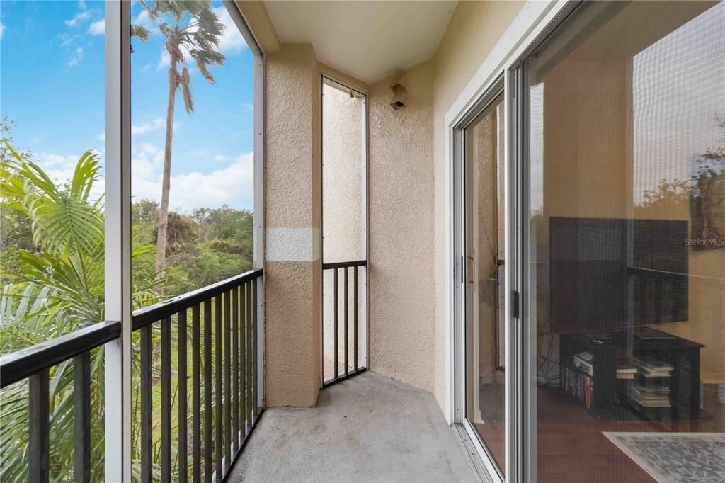 For Sale: $174,900 (1 beds, 1 baths, 843 Square Feet)