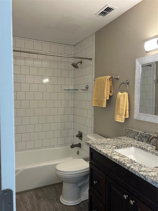 На продажу: $149,900 (2 спален, 2 ванн, 1148 Квадратных фут)