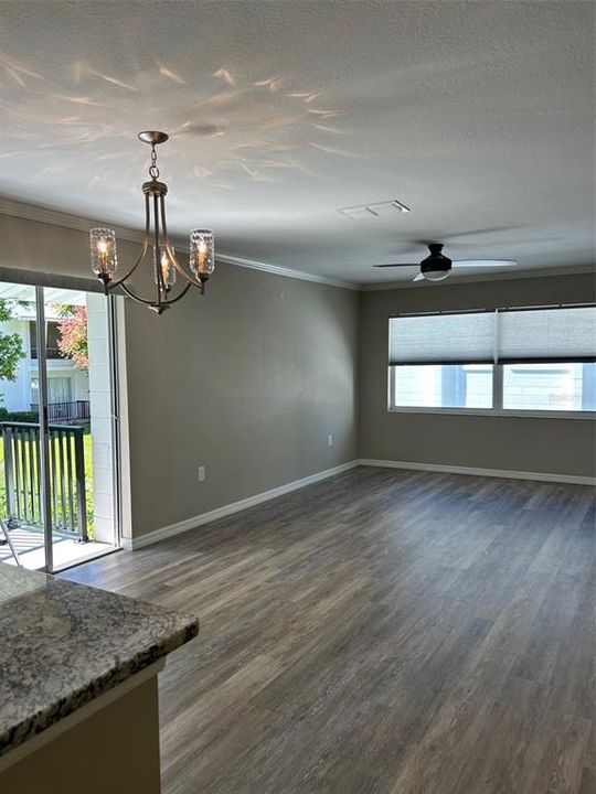 На продажу: $149,900 (2 спален, 2 ванн, 1148 Квадратных фут)