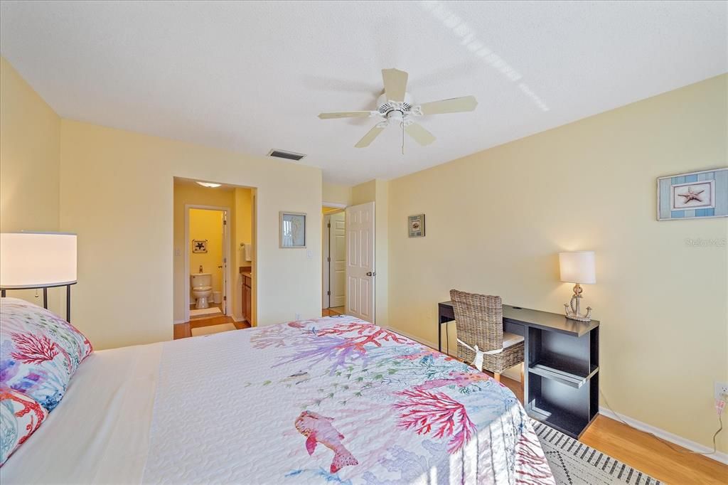 出租: $1,995 (2 贝兹, 2 浴室, 1492 平方英尺)