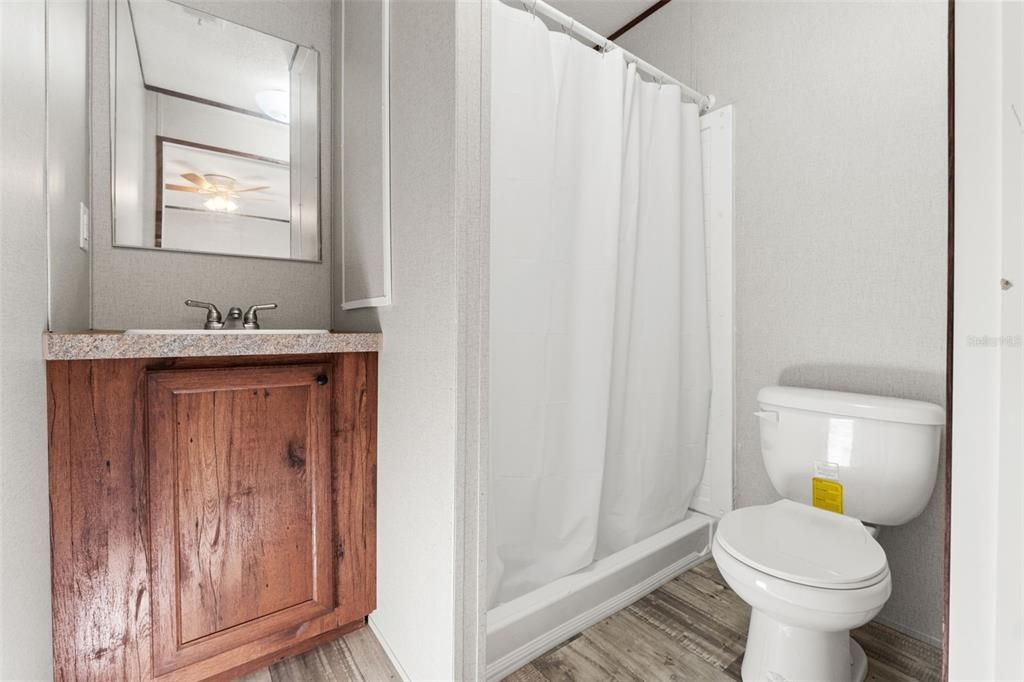 En Venta: $179,900 (2 camas, 2 baños, 784 Pies cuadrados)