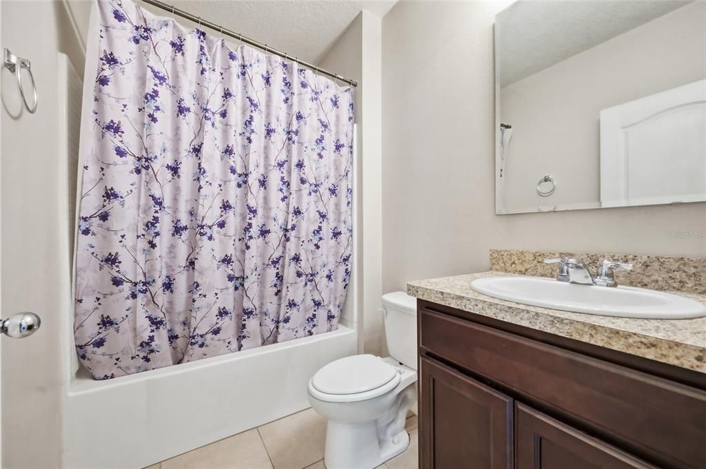 На продажу: $415,000 (5 спален, 3 ванн, 2696 Квадратных фут)