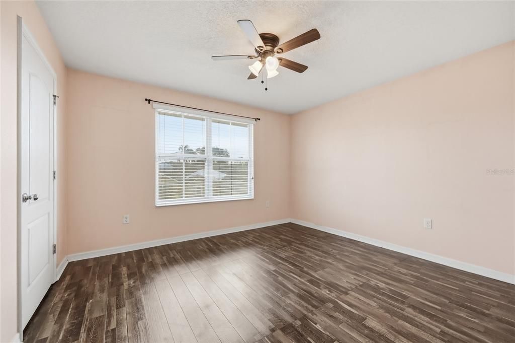 На продажу: $415,000 (5 спален, 3 ванн, 2696 Квадратных фут)