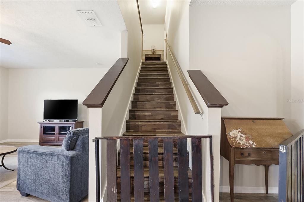 На продажу: $415,000 (5 спален, 3 ванн, 2696 Квадратных фут)